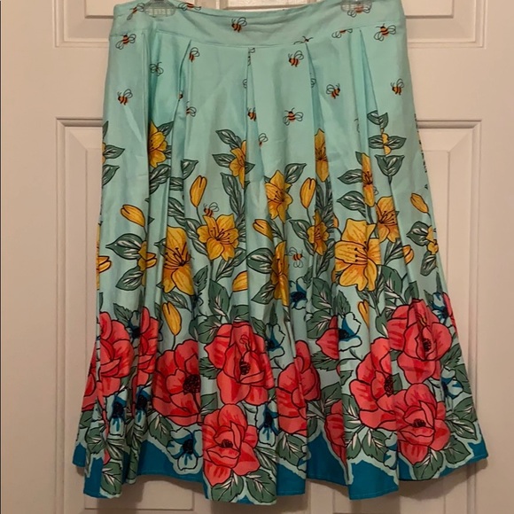 Dresses & Skirts - Box pleat skirt with vintage flare sz xl